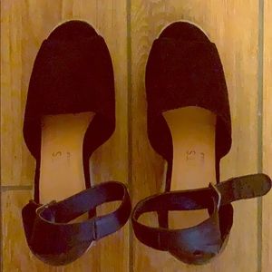 Black wedge sandals